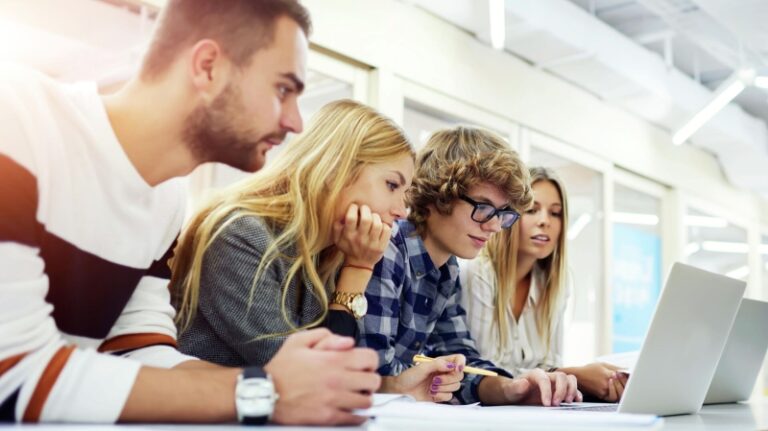 Эксперт посоветовал обучать IT-специалистов созданию цифровых двойников