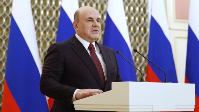 Мишустин поздравил россиянок с Международным женским днем