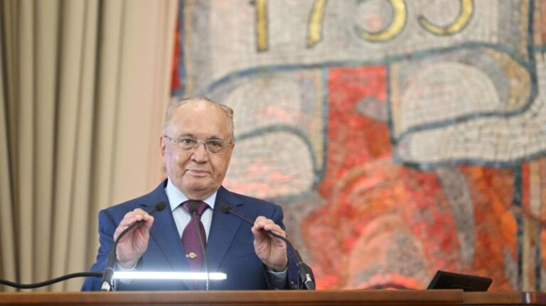 Путин поздравил Садовничего с 85-летним юбилеем