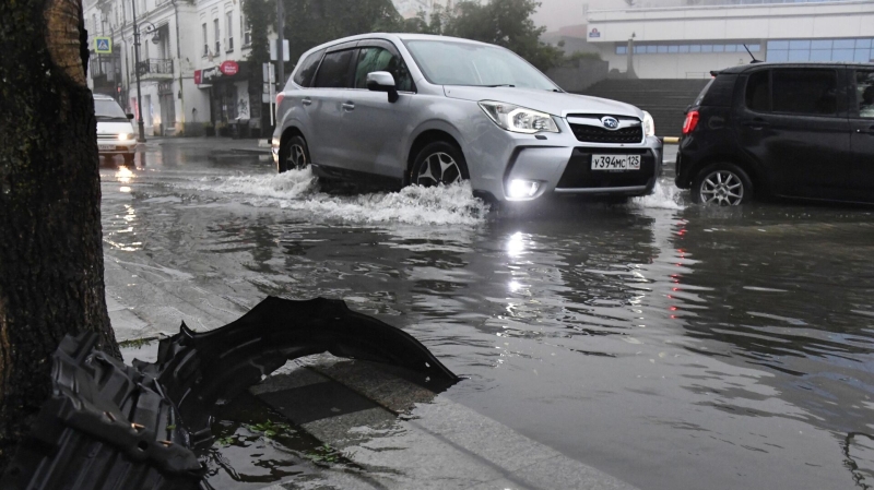 Москвичам рекомендовали быть внимательнее на дороге из-за тумана