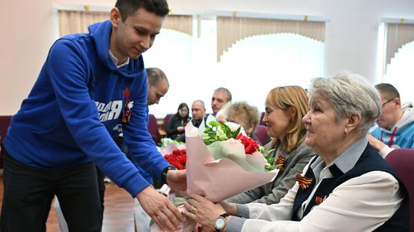 На место уходящих ветеранов ВОВ встают воины СВО, заявил священник