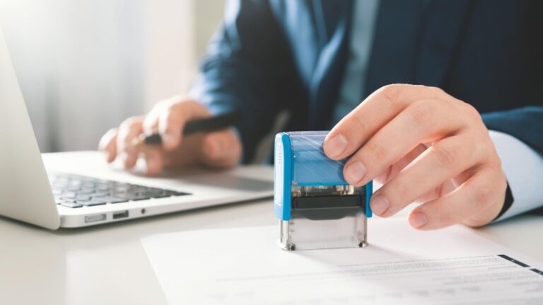 Психолог рассказала, как начать рабочий день после длинных выходных