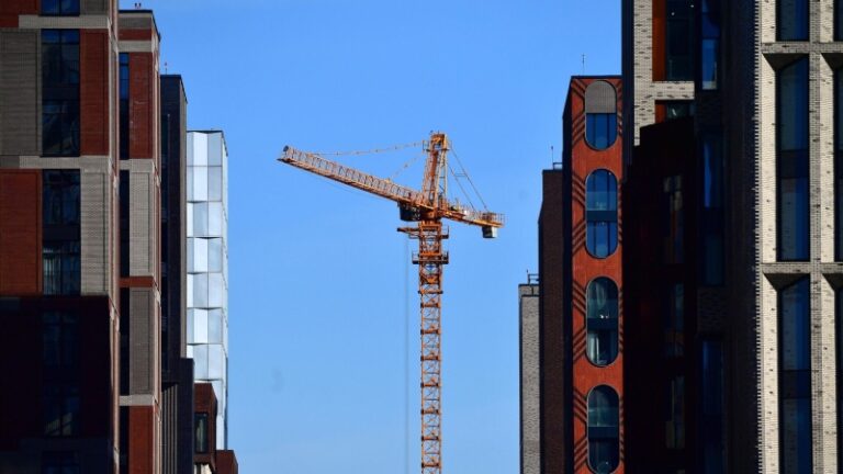 В Госдуме предложили запретить строить микростудии