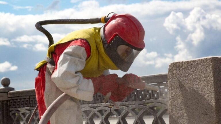 В Москве проведут пескоструйную очистку более 170 городских объектов