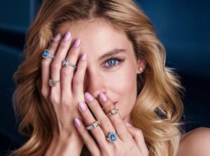 Почему украшения с фантазийными бриллиантами высоко ценятся?