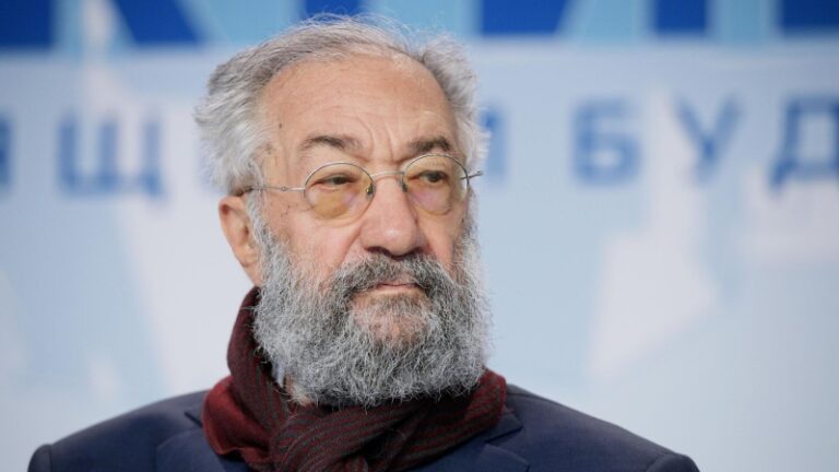 Путин назвал Чилингарова выдающимся ученым