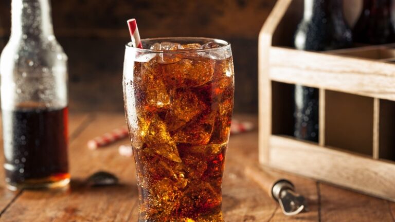 Россиян предупредили о вреде сладкой газировки