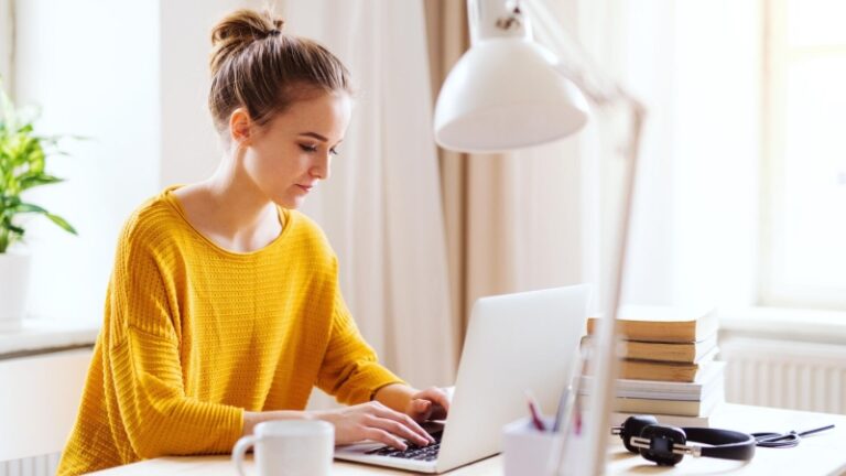 Россиян предупредили о новой схеме обмана при поиске работы в интернете