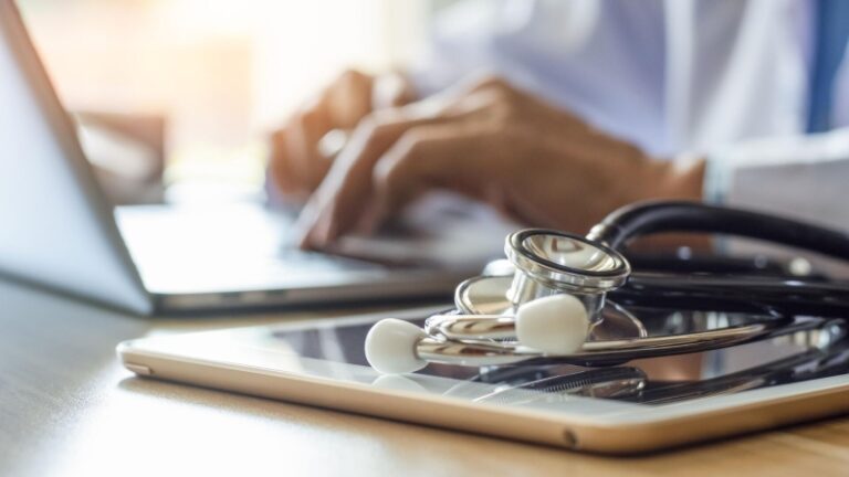 Россияне могут бесплатно лечиться от любых онкозаболеваний