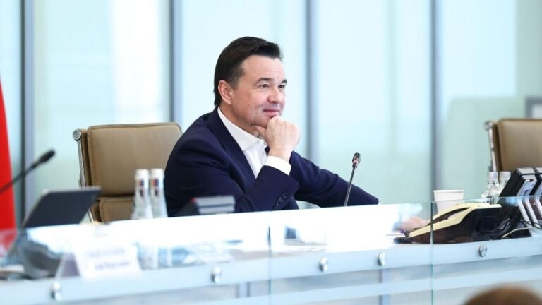 Воробьев: более 1000 участников «Активного долголетия» освоили сапборды