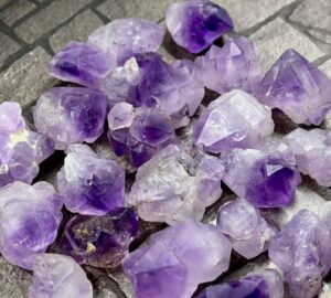 Сколько стоит аметист и как его выбрать: от химических свойств до магических качеств