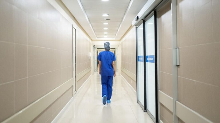 Роспотребнадзор отметил снижение заболеваемости ВИЧ в России