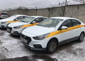 Аренда автомобилей для работы в такси: преимущества и особенности