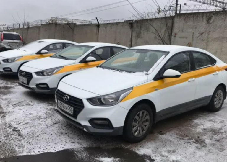 Аренда автомобилей для работы в такси: преимущества и особенности