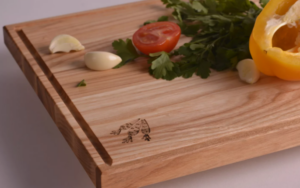 Деревянные и пластиковые разделочные доски: что выбрать для вашей кухни