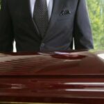 Кто такой ритуальный агент, какую работу выполняет похоронный агент