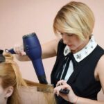 Парикмахер-колорист: кто это и какие задачи решает?