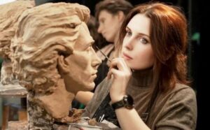 Анастасия Горшкова и искусство бумажных листов: путь художницы от Урала до Европы