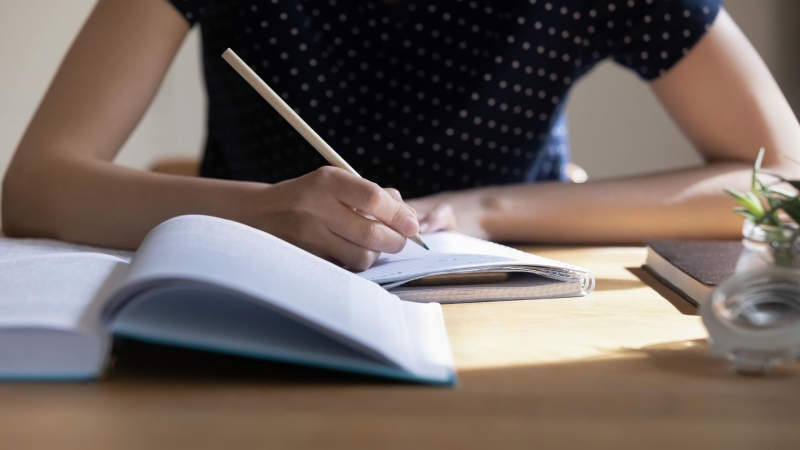 Дипломная работа: как выпускнику подготовить и защитить исследование
