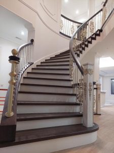 Лестница в частном доме: виды, материалы и секреты правильного выбора