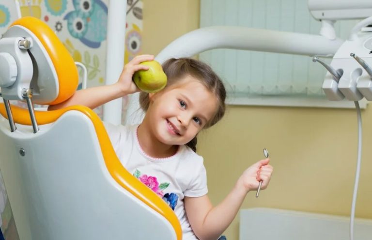 Детская стоматология: забота о здоровых улыбках с первых зубов