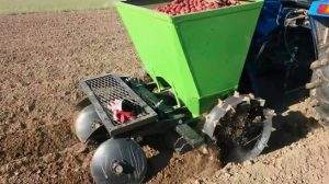 Картофелесажалка для тракторов и минитракторов: описание и характеристики конструкций, советы по выбору техники